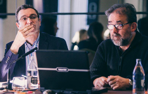 El decano del Colegio de Periodistas de Andalucía, Antonio Manfredi, y el periodista Javier Ronda, en el curso sobre mediación.