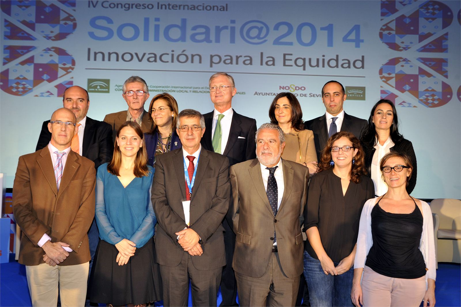 De izquierda a derecha –fila de arriba-: Javier Núñez (RTVE), Rafael Rodríguez (APS), Lalia González (Diario Sur), Joaquín López-Saez (COPE), Inma Carretero (8TV), Alfonso Cortes (FCOM Málaga) y Victoria Cabrera (CPPA). De izquierda a derecha –fila de abajo-: Manuel Contreras (ABC), Gloria Jiménez (FCOM Sevilla), Ricardo García (UNICEF); Joaquín Durán (RTVA), Lucrecia Hevia (eldiario.es/Andalucía), Raquel Fernández (UNICEF).