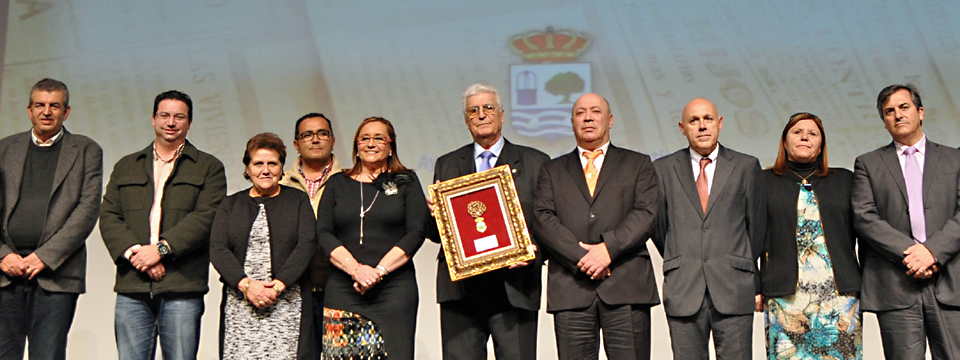 Isla Cristina entrega la Medalla de la Ciudad al periódico 'La Higuerita' en su centenario