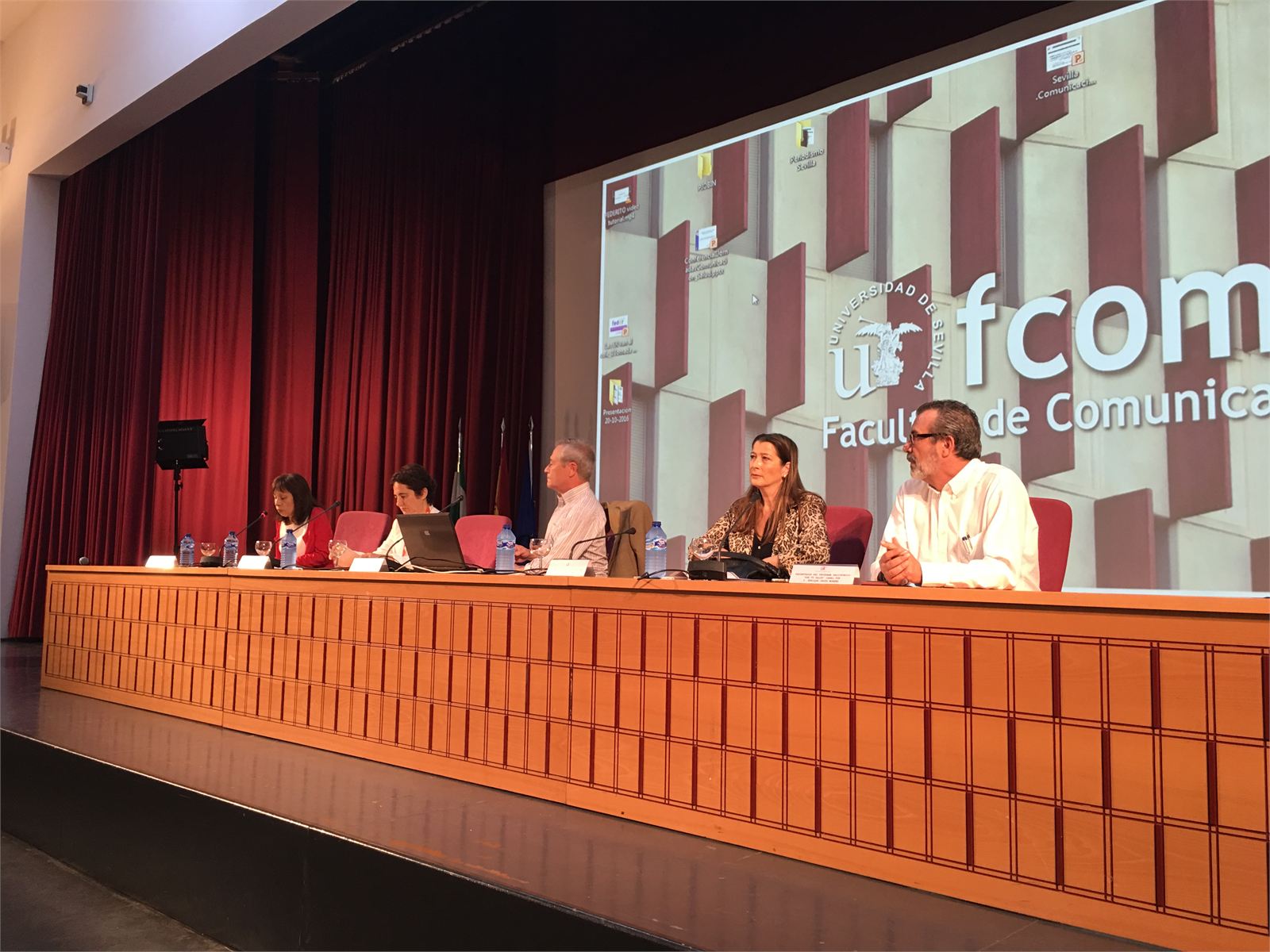 Los medios de comunicación son fundamentales para lograr una buena formación e información de salud a la sociedad.