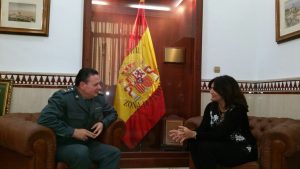 Momento de la reunión entre la decana y el General Laurentiño Ceña