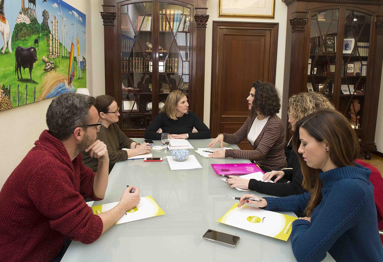 El Colegio de Periodistas solicita a Irene García la adhesión de Diputación al ‘Compromiso Público por el Empleo’