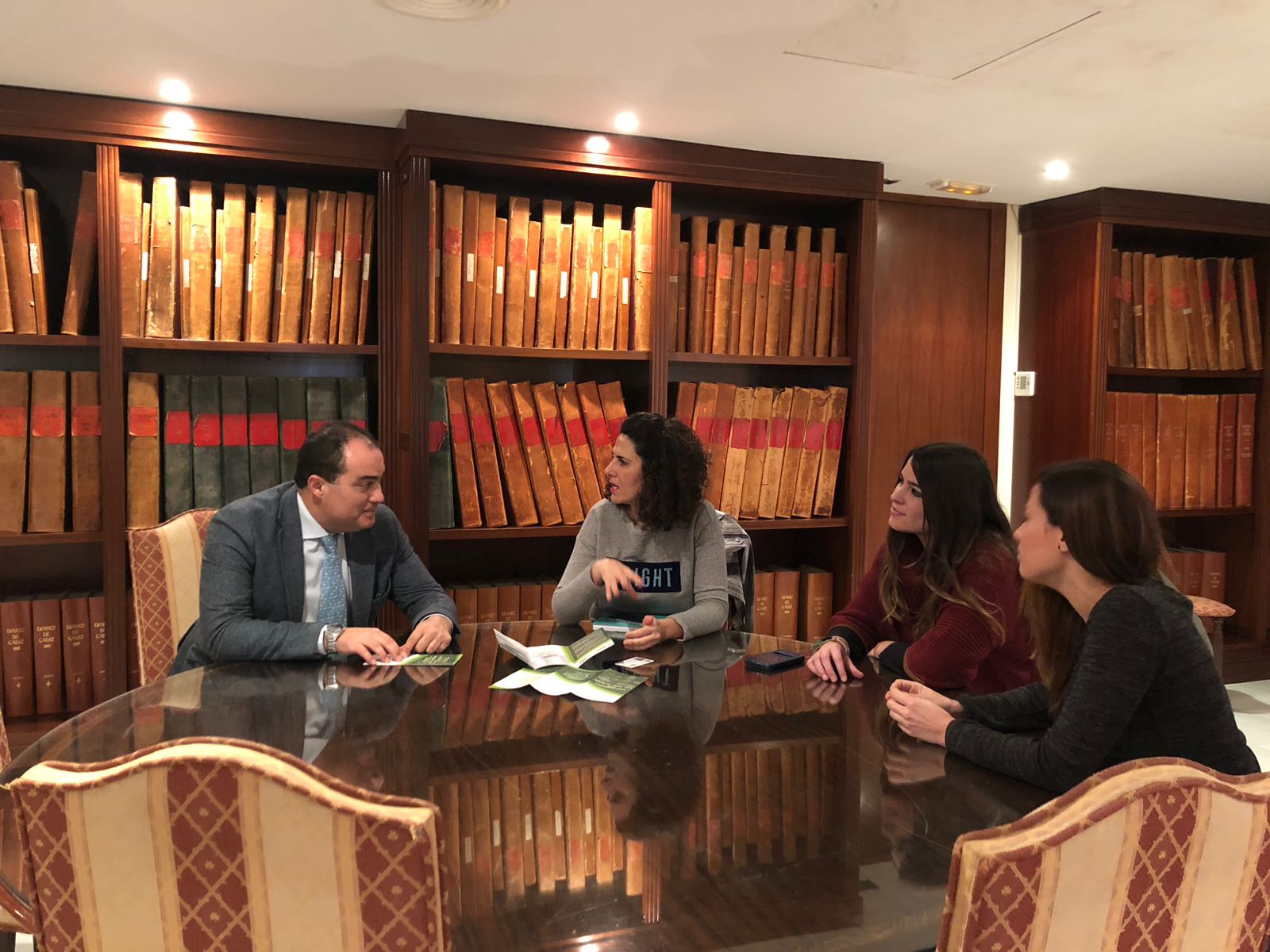 Las direcciones de RTVE, La Voz, Diario de Cádiz y Radio Chiclana reciben al Colegio de Periodistas