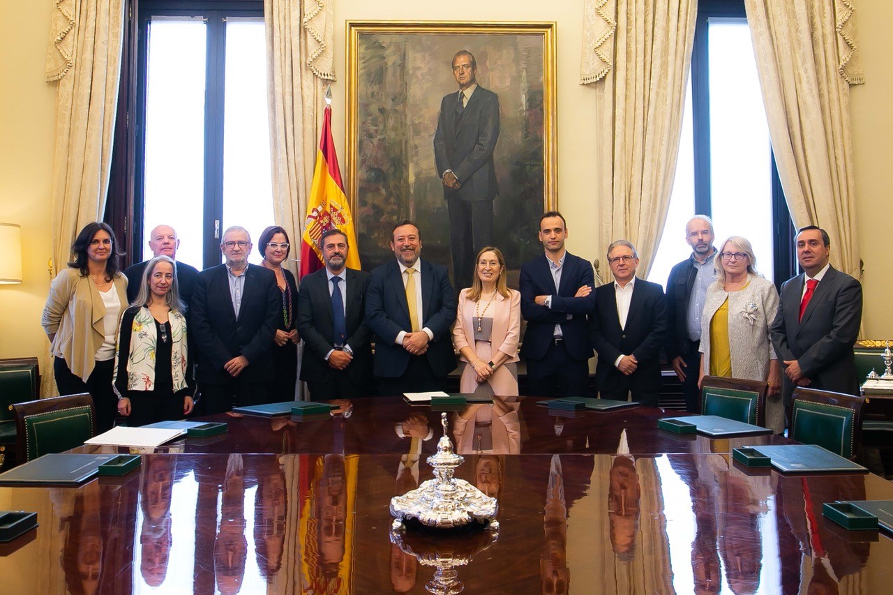 Los Colegios de Periodistas demandan en el Congreso que la titulación sea obligatoria para el ejercicio de la profesión