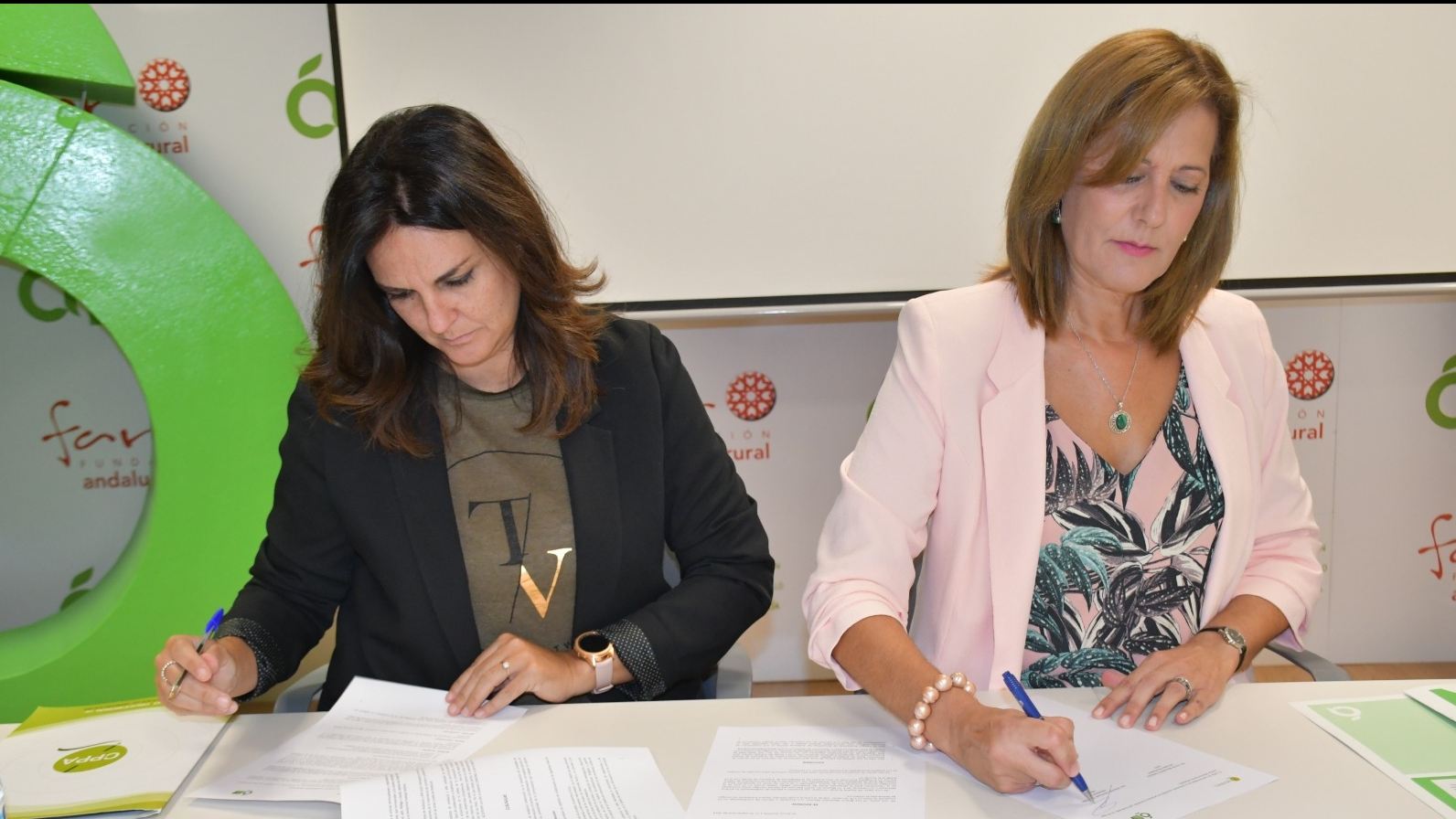 El Colegio firma un convenio con la Asociación para el Desarrollo Rural de Andalucía, ARA para mejorar la comunicación sobre las zonas rurales