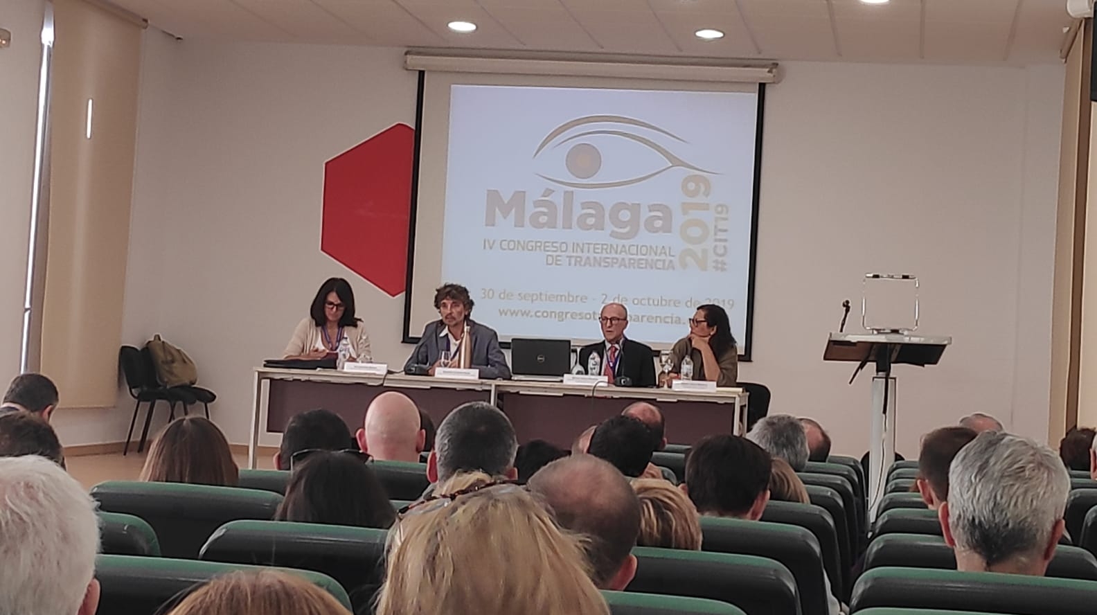 La transparencia y el periodismo, elementos esenciales de la democracia