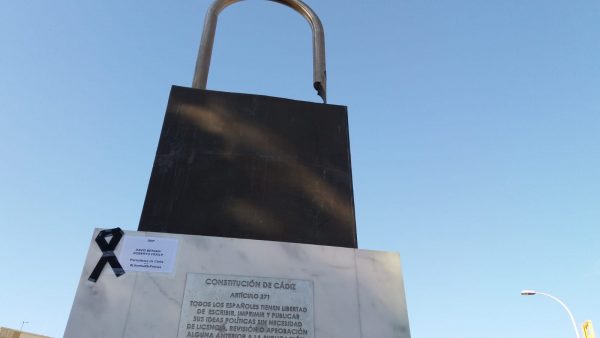 Periodistas de Cádiz homenajean a David Beriain y Roberto Fraile