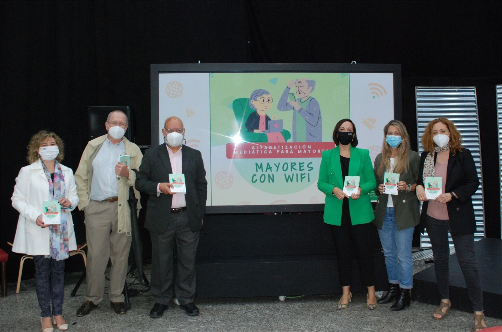 Puesta en marcha del Taller ‘Mayores con Wifi’ para la alfabetización mediática de las personas de edad avanzada