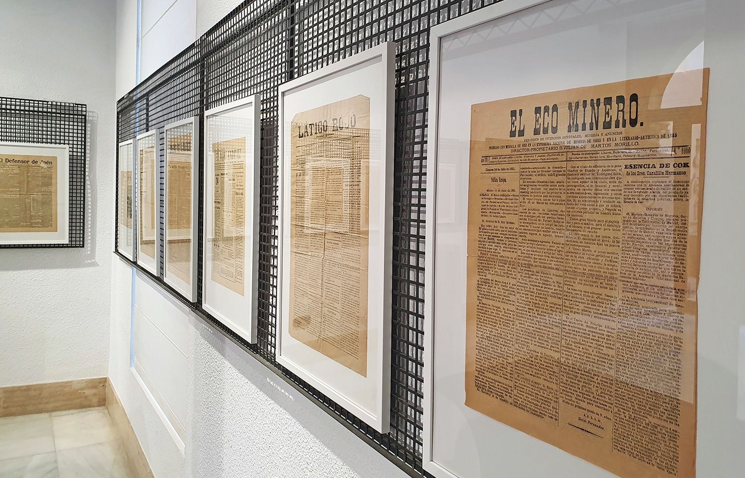 Abierta al público en Jaén la muestra itinerante de portadas originales de periódicos de hace más de un siglo