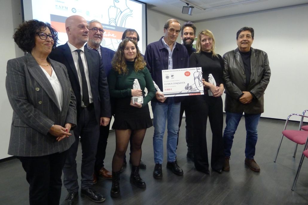 Representantes de la comisión organizadora del Premio Colombine, la Asociación de la Prensa de Almería y la Fundación Unicaja con los ganadores.