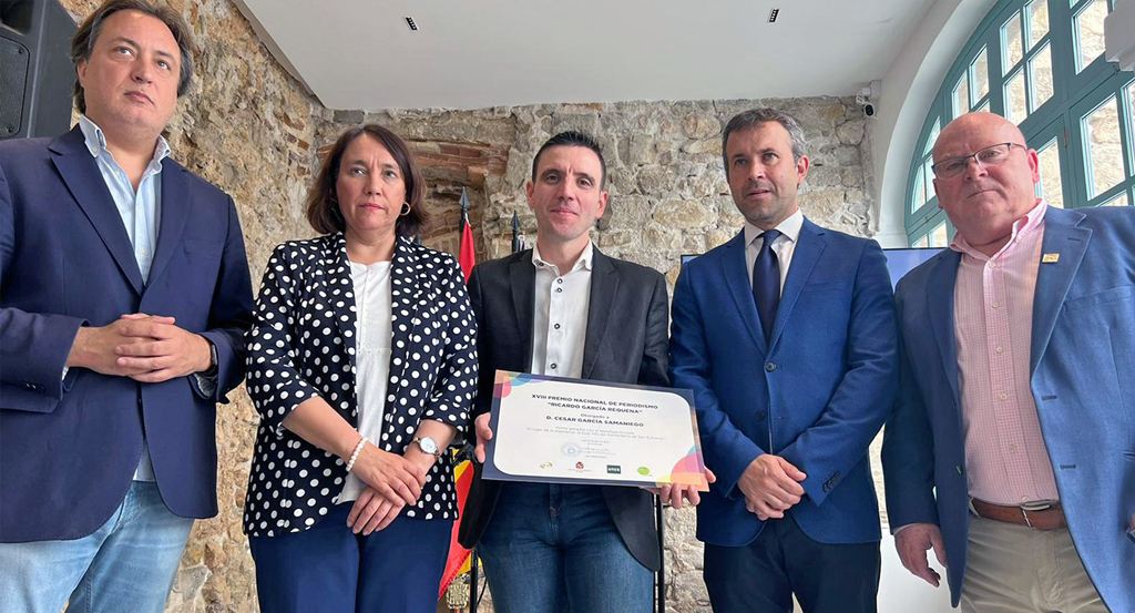 El periodista César García recoge el Premio Nacional de Periodismo “Ricardo García Requena”