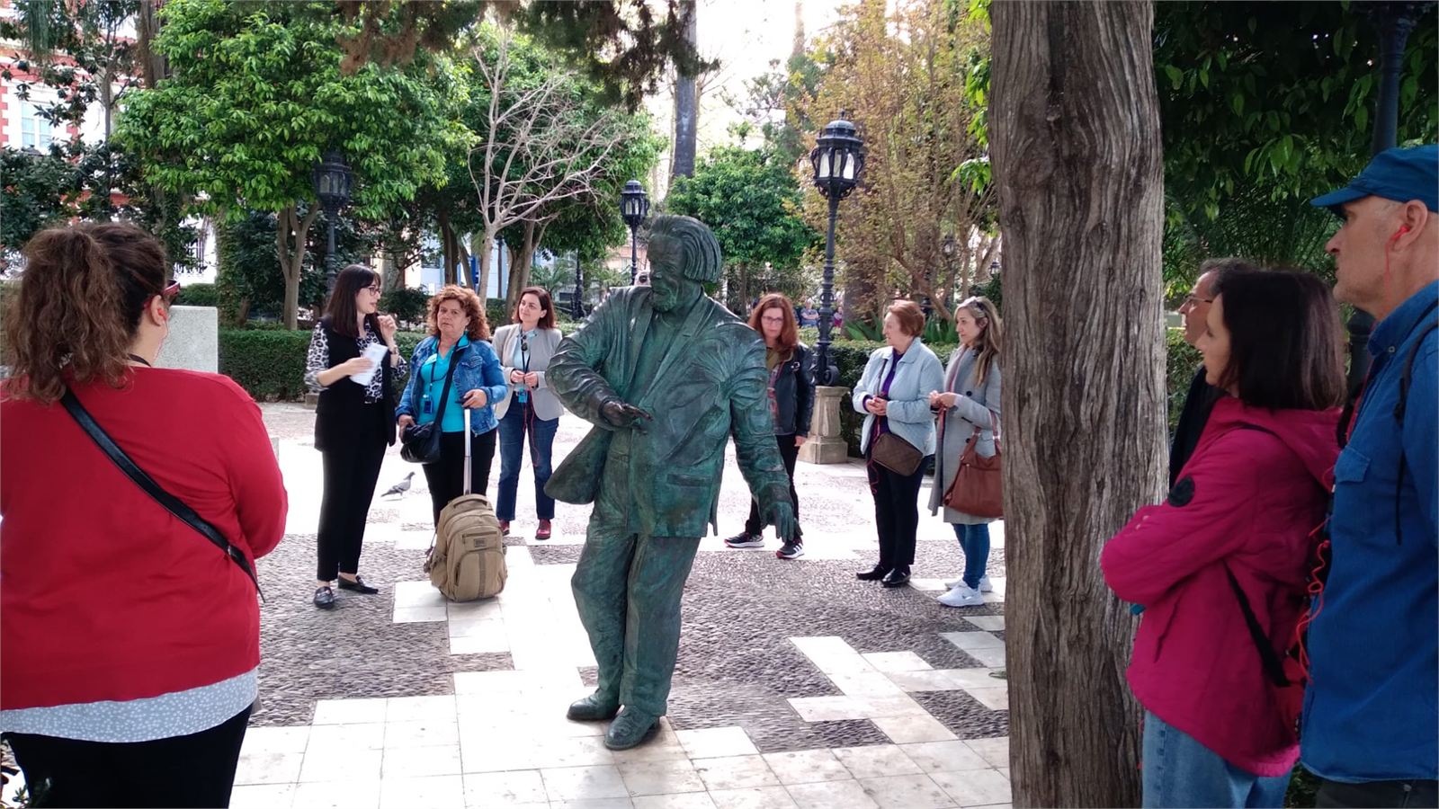 Más de 150 personas participan en las Rutas de la Prensa organizadas por el Colegio de Periodistas y el Ayuntamiento durante el Congreso de la Lengua
