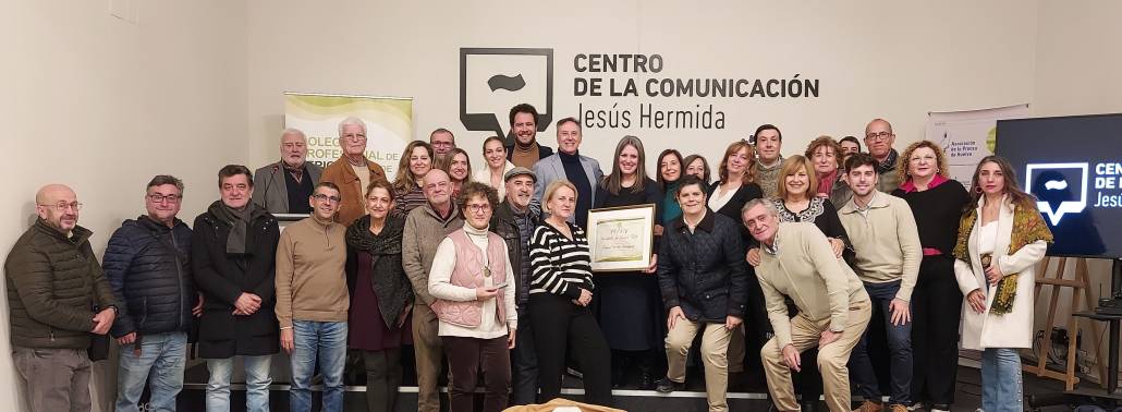 Raquel Rendón recibe el Premio Periodista de Buena Tinta 2024 del CPPA en Huelva arropada por compañeros de profesión, familiares y amigos