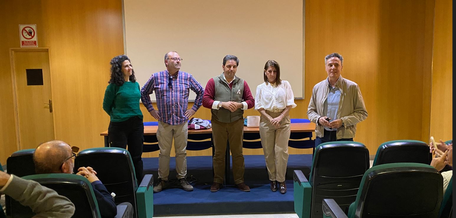 Miembros del Colegio de Periodistas conocen Doñana y el Muelle de las Carabelas en el marco de Encuentro Regional