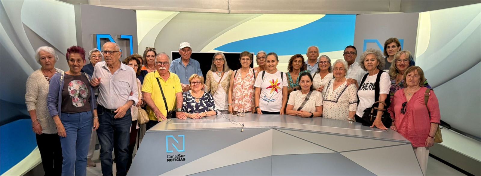 Más de 120 escolares y mayores han participado en las visitas a medios organizadas por el Colegio de Periodistas en la provincia