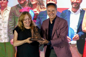UPA HUELVA PREMIA AL GREMIO DE PERIODISTAS UPA HUELVA PREMIA AL GREMIO DE PERIODISTAS